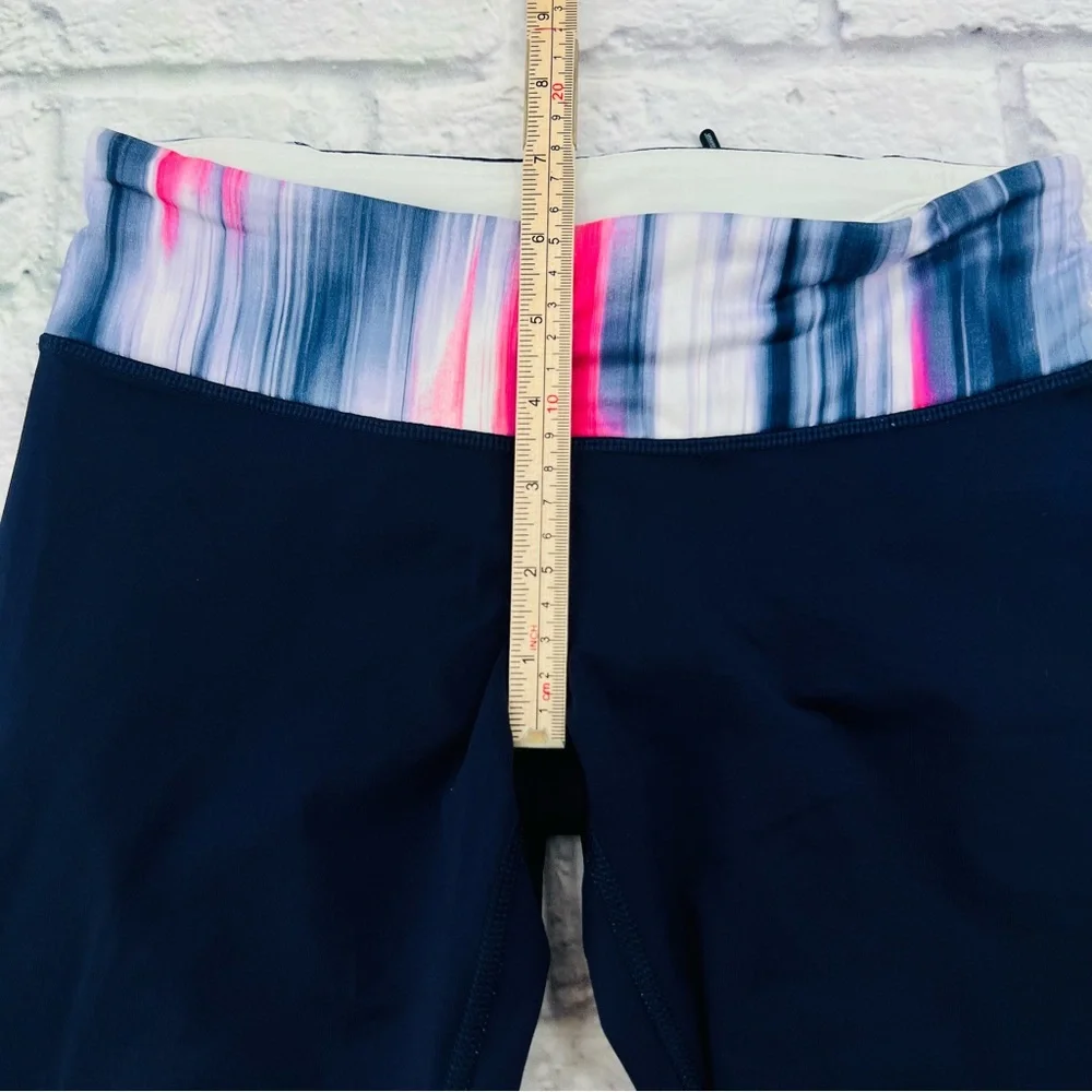 Lululemon Sun sprinter Crop Pants Leggings Deep Indigo / Pow Pink Size 4 Yoga
